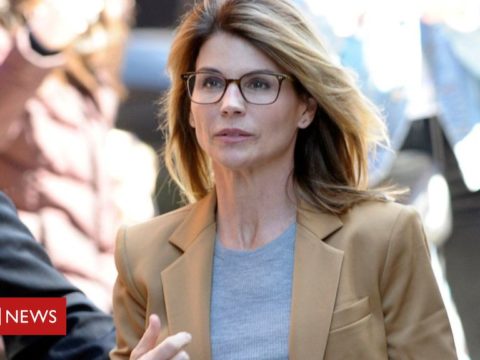 Lori Loughlin: US actress to plead guilty at school dishonest rip-off