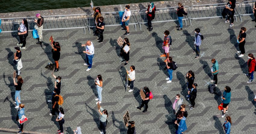 The Pandemic and the Protests Are Mirror Pictures