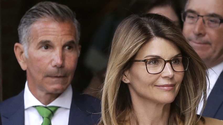 Lori Loughlin, Mossimo Giannulli To Plead Guilty In College Admissions Scandal