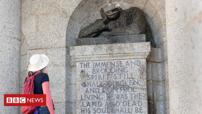 Cecil Rhodes statue in Cape City has head eliminated