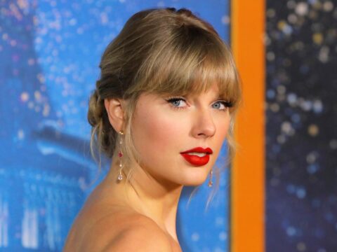 Taylor Swift donates $30,000 to pupil’s UK college fund